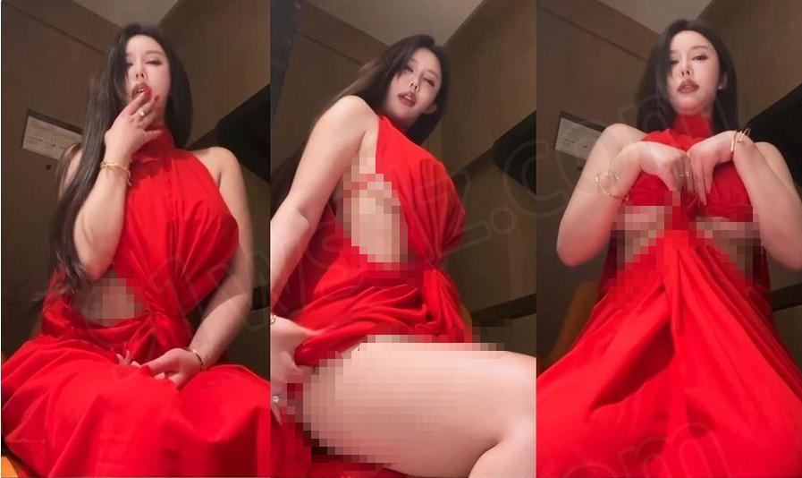 网易CC依阳baby红裙与深蓝修身裙近景舞蹈，反差造型很抢眼